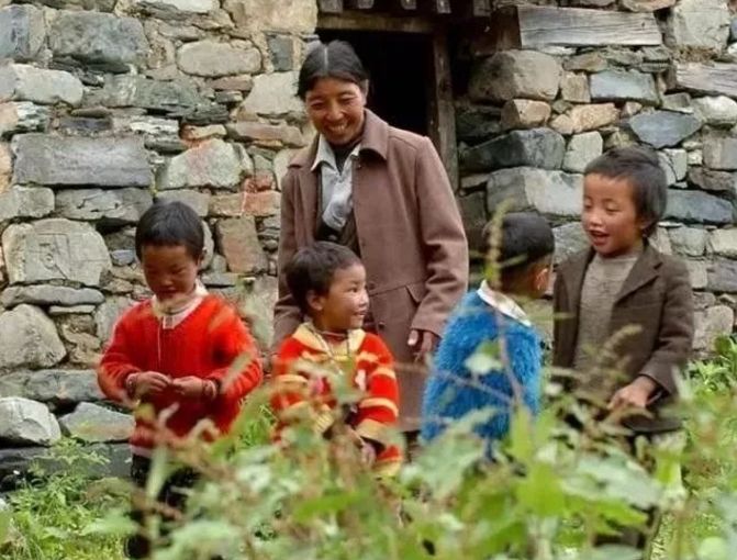 海拔4500米西藏軍區(qū)建起了輕鋼陽光房!你還覺得輕鋼不靠譜嗎?(圖4) 睿婕輕鋼別墅